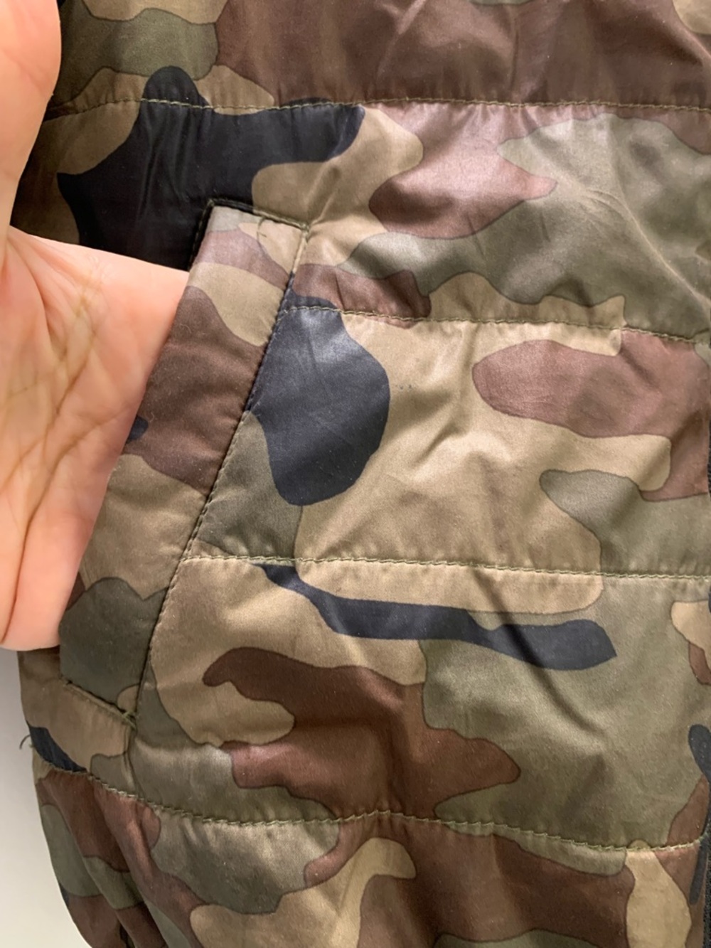 Joe Fresh Camouflage Toddler Jacket with Yellow Lining, size 3 - Picture 4 of 6